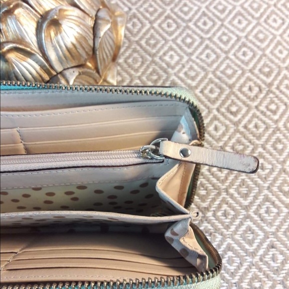 Kate Spade Neda Wellesley Green Leather  Wallet - Picture 7 of 10